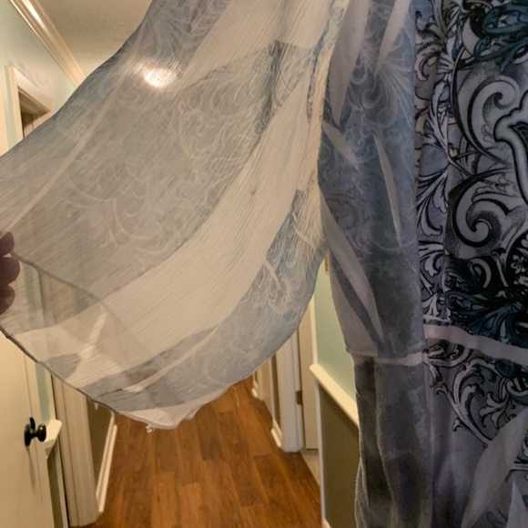 Blouse - Picture 2 of 5